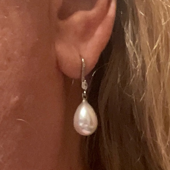 Lustrous Pear Drop Pearl Earrings on Silver Hooks with Single Crystal Bridal - Picture 6 of 12